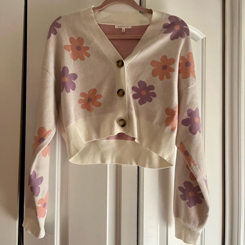 Floral cropped sweater